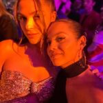 Natalia Reyes Instagram - ‘Una mujer con sustancia’ Querida @sofiavergara: tu autenticidad puede hacer TODO posible, eres una berraca, no se pierdan el 25 de enero #Griselda💥 Gracias @jorgemalave por la arrodillada 📷 😂, a @elauribe por el maquillaje y la línea 🖊️ más PRO ever y @baobab por un vestido wow Cracks ⚡️ @ericnewmanofficial @luisbalaguer • ‘A woman of substance’ Dear @sofiavergara: your authenticity can make ANYTHING possible, you are a trooper, don’t miss #Griselda on @netflix Jan 25th💥 #NataliaFromColombia #ColombiansDoItBetter #EnElDelia #SofíaVergara