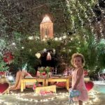 Natalia Reyes Instagram – No crecí en la fe católica a pesar de estudiar en un colegio que sí lo era, la navidad me resulta distante de muchas maneras pero si algo valoro hoy en día son los momentos de pausa y reflexión, los rituales colectivos que fomentan el encuentro con la familia y los amigos, la celebración de estar vivos y la oportunidad que siempre tenemos de renacer. Más allá del afán por consumir y la ansiedad por estrenar hoy celebro que hace mucho un ser nació (sea en la ficción o en la realidad) para enseñarnos que no existe un único camino ni UNA fe más válida que otra, que todas las guerras que emprendan en su nombre no tienen sentido y que la religión que tod@s deberíamos profesar debería ser la del AMOR 🫶🏼
Un abrazo hasta donde este mensaje los encuentre 🙏 

•

I didn’t grow up in the Catholic faith despite going to a Catholic school, Christmas seems distant to me in many ways but if there’s something I value today it is the moments of pause and reflection, the collective rituals that promote the encounter with the family and friends, the celebration of being alive and the opportunity we always have to be reborn. Beyond the desire to consume and the anxiety of brand new products, today I celebrate that a being was born a long time ago (whether in fiction or in reality) to teach us that there’s no single path or ONE faith more valid than another, that all wars using his name are meaningless and that our religion should be that of LOVE 🫶🏼
A hug all the way to the place you are right now 🙏

#NataliaFromColombia #FenixBeach #Navidad #christmas