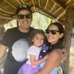 Natalia Reyes Instagram - Comadritas 9 años después en la Ciudad de México que siempre recibe con amor, sabor y color 🇲🇽 Paseo con las mini comadritas a Xochimilco 🛶 @valentinabailarina @soficienta Pe. Por favor vean la última foto que es la original de hace 9 años 👵🏻 • Comadres after 9 years back in Mexico City that always welcomes with love, color and flavor 💚🤍❤️ A little adventure with the younger comadres in Xochimilco. Ps. Don’t miss the last photo that is the original one, taken 9 years ago. #Xochimilco #CDMX #MexicoCity #NataliaFromColombia #AmistadDivinoTesoro
