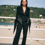 Natalia Reyes Instagram – 🤵🏻‍♀️   🏝️ 

🖤 @moschino @goldandrosesjoyas via @_freddyalonso 

📸 @andresgarlujan 
💄 @natalia_natalita @armanibeauty 

@sansebastianfes