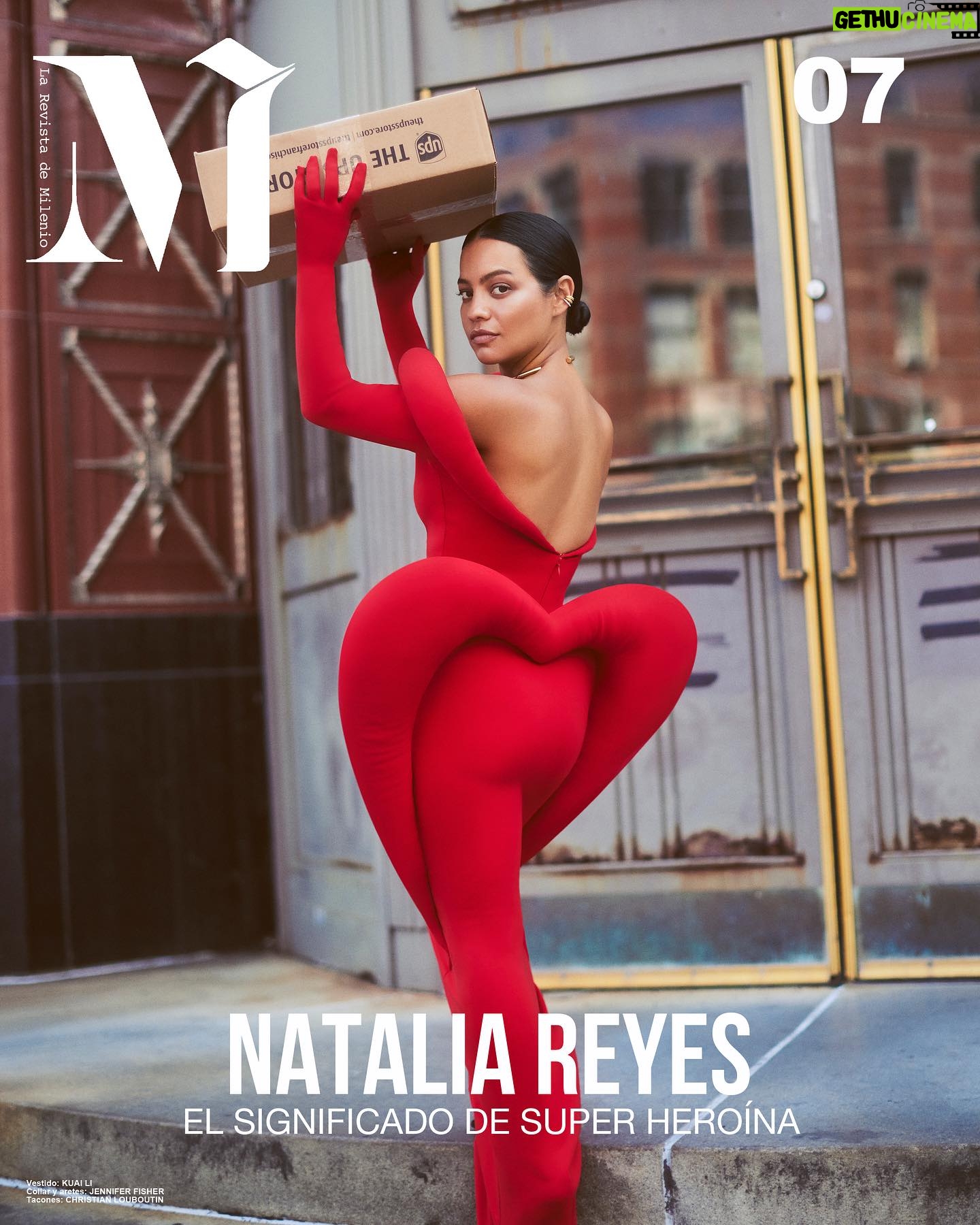 Natalia Reyes Instagram - π Solo amor por todos los frentes ;) Pd. Ninguna imagen mΓ‘s alejada de mi estado actual π§ββοΈ @m__milenio cover Editor in Chief / Style @sarahgorereeves Photo: @bymatallana π @quine_li_ MU @vicky_steckel Hair @michaelthomaslollo Assists: @fridagarccia @lorenadominguezv @acevallosphoto β’ Only love on all fronts.. #NYC #CanalSt #NataliaFromColombia #Mvoices #NewYork #MDeMilenio #MRevistaDeMilenio #Covergirl