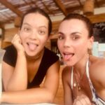Natalia Reyes Instagram - Pasan los años, pasa la vida, los lugares y las situaciones pero aquí seguimos hermana mía @lagaita, mi angelito del 4 FELIZ VIDA hoy más que nunca que florece la misma dentro tuyo 💫 🐣 Por muchos años más! • Years pass, life passes, places and situations pass but here we are still my sister @lagaita, my little angel of the number 4.. HAPPY LIFE today more than ever as it blooms within you 🐣 For many more years.. #SisterFromAnotherMister #CarolinaGaitán