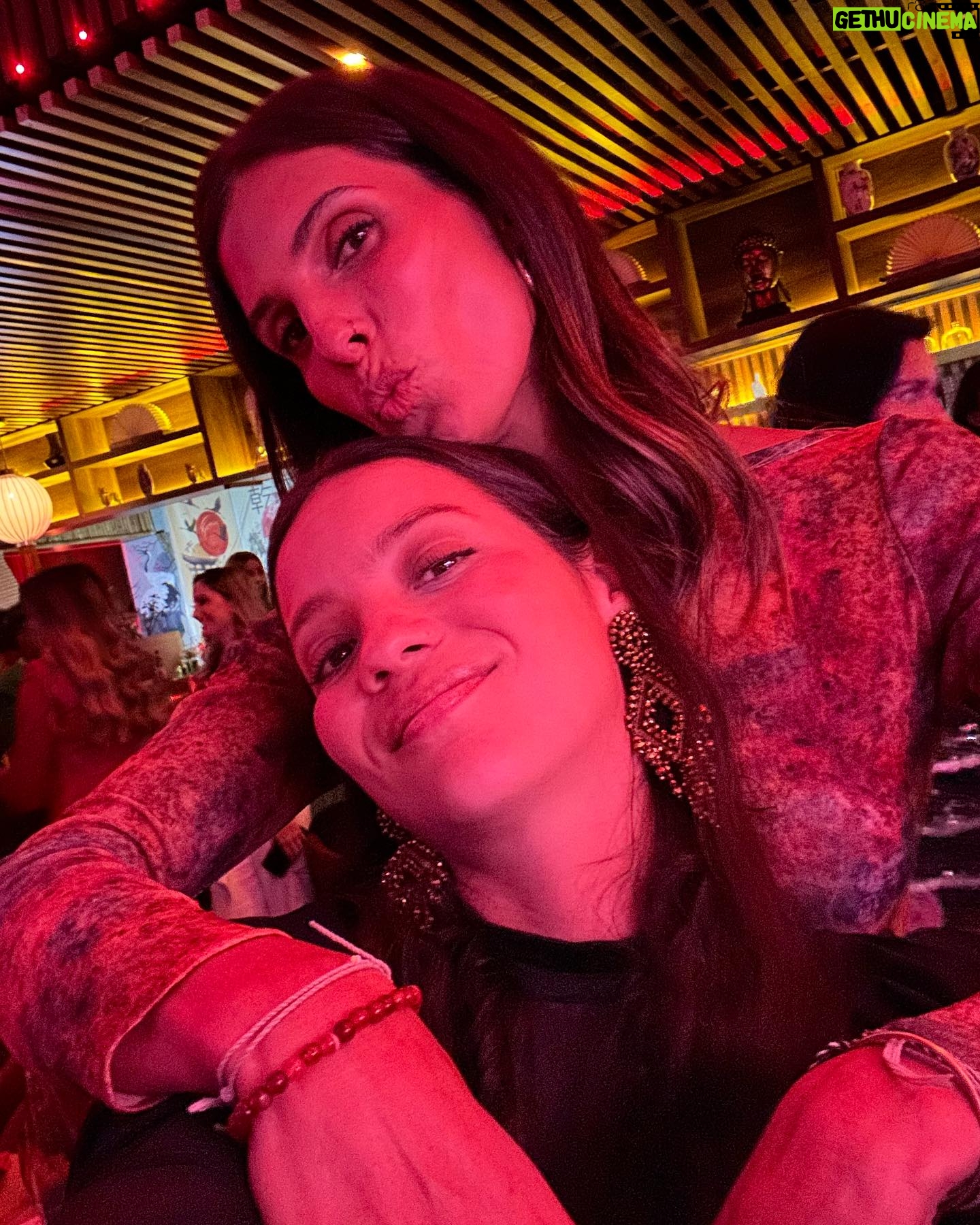 Natalia Reyes Instagram - La esperanza existe porque existe ella, @toyamontoya es difícil encontrar en este mundo almas como la tuya, gracias por hacer la tierra más bella, por irradiar luz sobre todos los que te rodeamos, te amo 🫶🏽 • Hope exists because she exists, @toyamontoya it’s hard to find souls like yours in this world, thank you for making the earth more beautiful, for radiating light on all of us around you, I love you 🫶🏽
