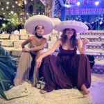 Natalia Reyes Instagram - Así es como tiene que acabar una fiesta en México! Con mi mariachi @lacrispetica y taquiza 🌮 Gracias @premios_platino por esta invitación a celebrar nuestro cine, por materializar el encuentro de la industria audiovisual iberoamericana que cada día está más unida 💪🏼 Pd. Por favor OJO a la última foto, creo que me enchilé🌶️ • This is how a party should end in Mexico! With my marichi @lacrispetica and eating tacos 🌮 Thank you @premios_platino for having us in this celebration of our cinema, for materializing the meeting of the iberoamerican industry that is more united every day.. Ps. Don’t miss the last photo, I think that taco was spicy 🥵 #NataliaFromColombia #PlatinoXcaret #Mexico #RivieraMaya @rivieramayamx @visitacaribemexicano