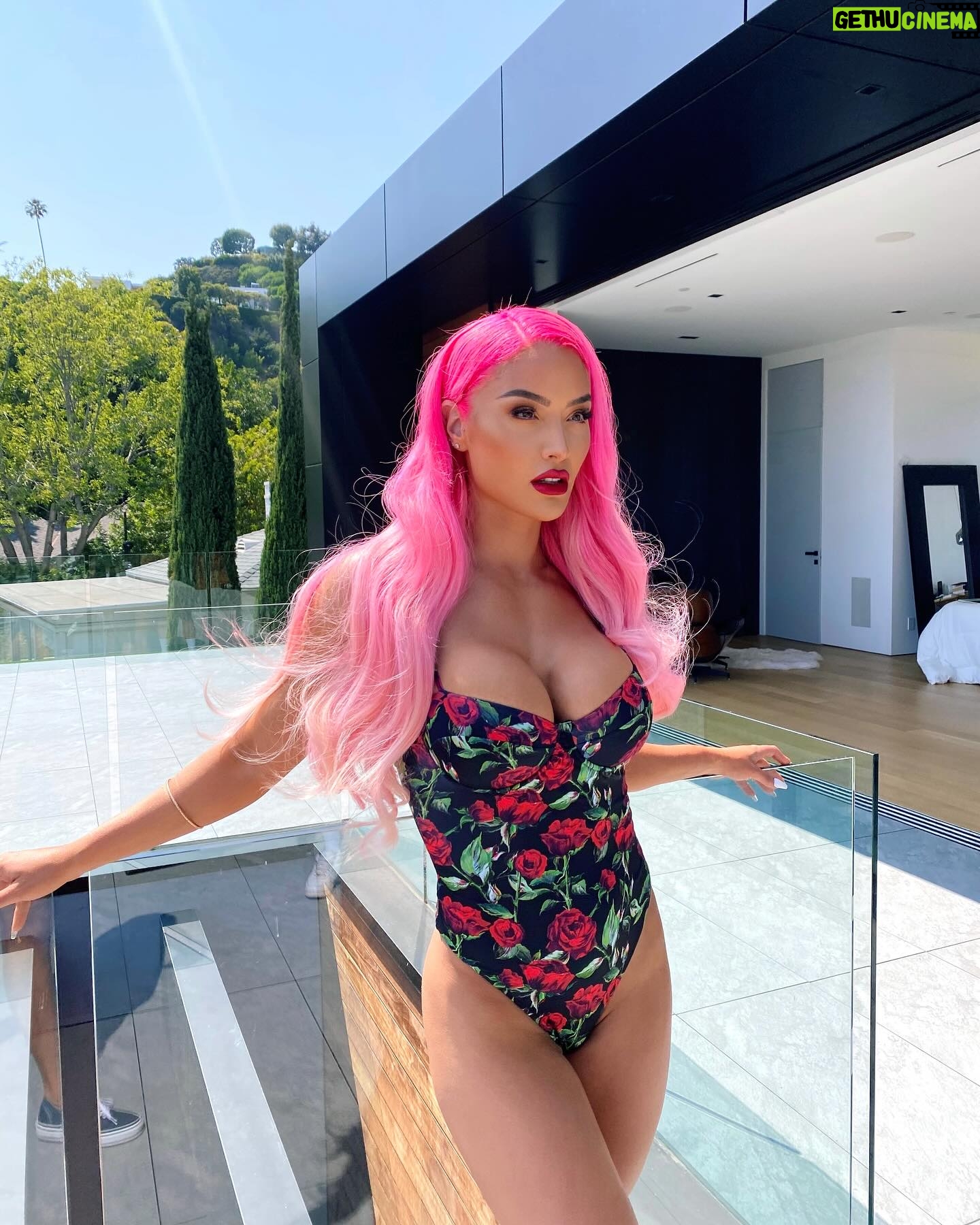 Natalie Eva Marie Instagram - Who else is ready for summer?! 🙋🏻♀️👙☀️💫