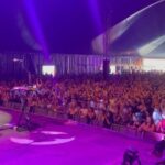 Natalie Imbruglia Instagram - The tent was full of love at @randrcircus in Sheffield yesterday!! So much fun… best crowd this year ❤️⭐️🥰 And thanks @hendersonsrelish for my personalised bottles in dressing room! ❤️👌🏼 Styling: @fredericalovellpank Dress: @dreamsisterjane Shoes: @givenchy 📸 @karenrossiter