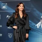 Natalie Imbruglia Instagram – #aboutlastnight ✨

Opening night @artonicemagic 💃🏽💙⛸️