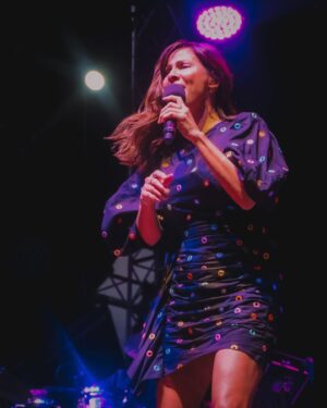 Natalie Imbruglia Instagram - “Oh what a night🎶”… 
Thank you Launceston! Such a warm crowd in Tasmania last night AND I had a much needed  catch up with my sister @lauraimbruglia too! A fun night of Karaoke at The Irish was had by all!! 
First 3 pics by @elfie_germein 💜
The rest by @karenrossiter 

Styling @fredericalovellpank 

@thecorrsofficial TOUR OZ/NZ 💜🎶

@thetonichilds 🦄
@germeinsisters 🦋