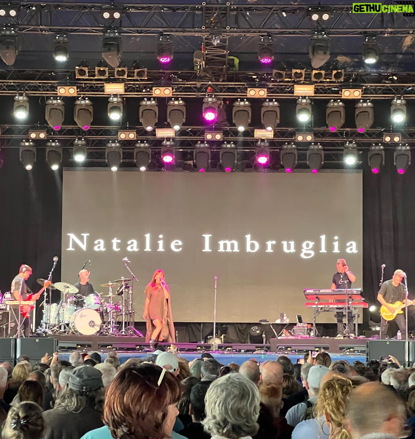 Natalie Imbruglia Instagram - Yesterday was one of my favourite gigs of the year! Thanks to everyone at @wfestival.official for bringing the L💜VE! We also got to enjoy @thecardigansofficial set which was the highlight of my day. 🌻🦋💜 This one styled by me 😜 Dress: @tallermarmo (I’m obsessed.. feels like a superhero cape!) 📸 @karenrossiter