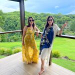 Natalie Imbruglia Instagram – A magical week at @rockinghorse_studios in Byron Bay with a bit of work and play mixed in!! Thanks Taryn for sorting out my mixing session in the studio and for coming to my rescue on BBQ day!! Luckily @jameshaselwood is an amazing cook and dinner was delicious 🥰 
 Can’t wait to back to do some recording! 💜🪶🍀✨