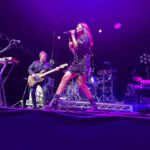 Natalie Imbruglia Instagram - “Oh what a night🎶”… Thank you Launceston! Such a warm crowd in Tasmania last night AND I had a much needed catch up with my sister @lauraimbruglia too! A fun night of Karaoke at The Irish was had by all!! First 3 pics by @elfie_germein 💜 The rest by @karenrossiter Styling @fredericalovellpank @thecorrsofficial TOUR OZ/NZ 💜🎶 @thetonichilds 🦄 @germeinsisters 🦋