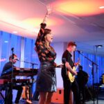 Natalie Imbruglia Instagram - What an incredible evening performing such an intimate gig at the Top of the News UK Tower for @virginradiouk as the sun began to set over London. Thank you to everyone who came for making it a special Sunset Session with @smartymobileuk @VirginRadioUK @smartymobileuk #sunsetsession #virginradiouk Styling: @fredericalovellpank @ysl @nanushka