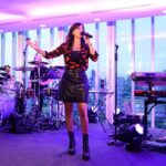 Natalie Imbruglia Instagram - What an incredible evening performing such an intimate gig at the Top of the News UK Tower for @virginradiouk as the sun began to set over London. Thank you to everyone who came for making it a special Sunset Session with @smartymobileuk @VirginRadioUK @smartymobileuk #sunsetsession #virginradiouk Styling: @fredericalovellpank @ysl @nanushka