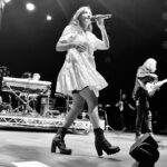 Natalie Imbruglia Instagram - There was magic in the air at Adelaide Entertainment Centre last night! @thecorrsofficial Tour OZ/NZ 💚✨ THANK YOU ADELAIDE 💙💥 Styling: @fredericalovellpank Dress: @dreamsisterjane Shoes: @giuseppezanotti 📷🎥: @karenrossiter 💜
