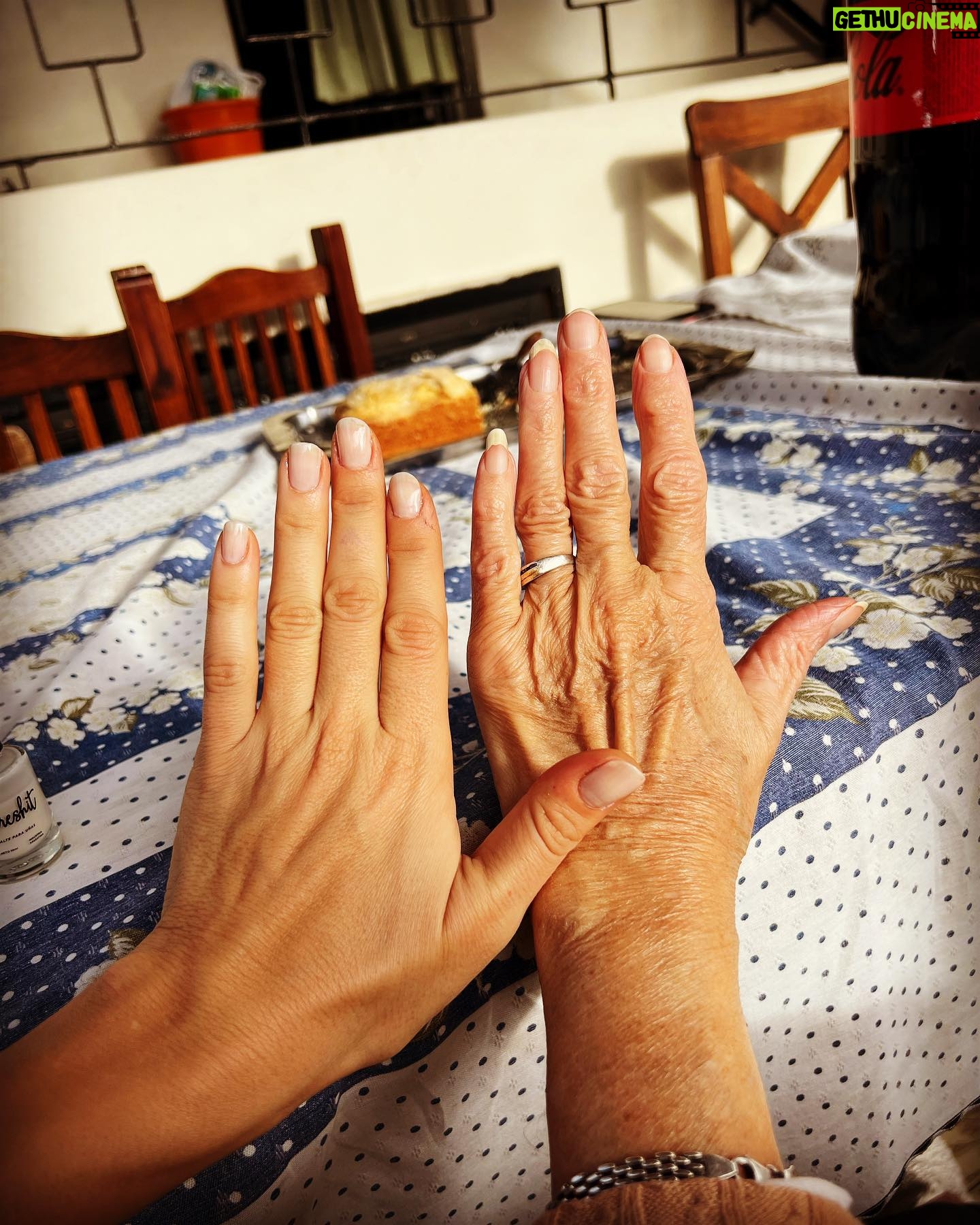 Natalie Pérez Instagram - Cierto que el otoño es una de mis cuatro estaciones favoritas! Buena semana