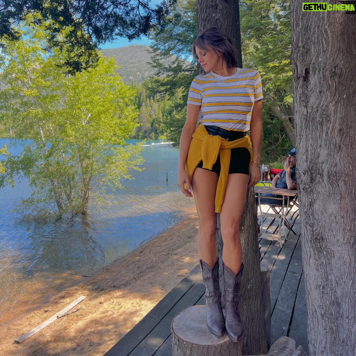 Natalie Pérez Instagram - Frio frio como el agua del huapi