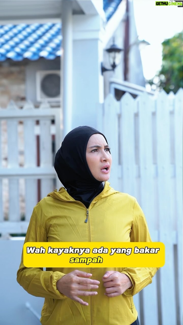 Natalie Sarah Instagram - Hi guys, didepok lagi cerah nih hari ini. siap-siap olahraga tapi udara bikin semangat ciut !🥲 Apalagi teman kasih kabar anaknya kena masalah pernafasan. Polusi udara udah ga murni nih, cari yang murni sepertinya menarik nih💪🏻✨ #yangmurni #polusiudara