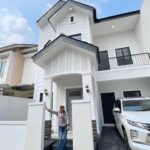 Natalie Sarah Instagram – MashaAllah, Emang Aku dan Suami Suka Banget Rumah, dengan Fasad AmericanHouse style #Farmhouse atau #countryHouse 😁

btw ini Design Aku yg ke 4 ,kolaborasi dengan Suami, Bersama Team @decoranbynat yg Sudah Terjual.

Bismillah, ini lagi Otw Build American House kembali.. di Tunggu ya!, Cuss Buat yg Berminat Boleh Nabung deh dari Sekarang 😁😁😁 Semangat !
–
#homedecor #americanhouse #farmhouse #countryhouse #facade #homesweethome #decoranbynat