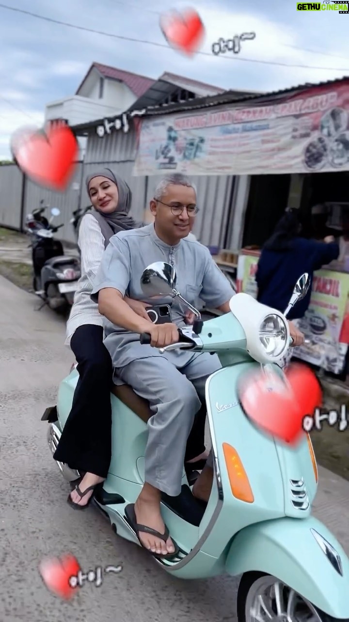 Natalie Sarah Instagram - Ngabuburit apa nemenin orang pacaran nih???