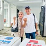 Natalie Sarah Instagram – Sekarang orang Pelit Banget , nge Like ♥️ di Instagram 😅 katanya , Emang Bener?? 

Apa karna , Beda Calon Pemimpinnya? 😂

Kita Doa in, Pemimpin yg Terbaik untuk Negri ini yah 🤲🏻 AAMIIN ya RabbalAlamiin
–
#mashaallah #pemilu2024 #damai #love #jujur #adil #indonesia #electionday
