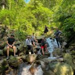 Natalie Sarah Instagram - Mendadak Curug 😄🙌🏻😎 Hehehe - #healing #curug #treking #friends #fun #love #squad