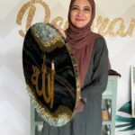 Natalie Sarah Instagram - Geode ResinArt Lafadz ALLAH Diameter 60 ,punya Ka Prisha dan Ayat kursi 80 x 120 , MashaAllah 🤎 Hitamnya Memukau Bangeet 😍 - order : @decoranbynat