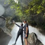 Natalie Sarah Instagram - Mendadak Curug 😄🙌🏻😎 Hehehe - #healing #curug #treking #friends #fun #love #squad