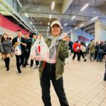 Natalie Tong Instagram - 現場睇波氣氛冇得頂 香港隊好正 粉紅色波衫好靚 希望80分鐘後見到美斯 😂😂😂 #買kfc慶祝港隊入球 #NT