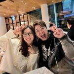 Natalie Tong Instagram - 呢隻野🐻🐻 冇得放入行李箱 要我手抱上機 然後經過好多人嘅目光 由London飛回來 就係爲左呢位識左幾廿年嘅人 佢一見到直頭嚇到彈起身 值得值得 😂😂😂 Surprise 🥳🥳🥳 #NT