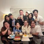 Natalie Tong Instagram - 今年係我買蛋糕俾二嫂 二嫂買蛋糕俾我 我哋兩個買蛋糕俾子善同雷哥 然後大家再買蛋糕俾我哋 所以有好多個蛋糕 好複雜嘅關係 🤣🤣🤣🤣🤣🤣🤣 #好鐘意個頭夾 #4月5月之星⭐️ #NT