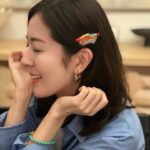 Natalie Tong Instagram - 今年係我買蛋糕俾二嫂 二嫂買蛋糕俾我 我哋兩個買蛋糕俾子善同雷哥 然後大家再買蛋糕俾我哋 所以有好多個蛋糕 好複雜嘅關係 🤣🤣🤣🤣🤣🤣🤣 #好鐘意個頭夾 #4月5月之星⭐️ #NT