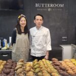 Natalie Tong Instagram - 當學生真的很幸福啊 🩵🩵🩵 貝果好QQ 鹽可頌脆到爆 仲有咁多款口味 有老師教住冇失手 唔知自己可唔可以做得返 🤭🤭🤭 #NT