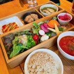 Natalie Tong Instagram - 係東京搵素食 發現原來只係近在咫尺 銀座都已經有兩間好正 然後再勾起一D好變態嘅回憶 🫠🫠🫠🫣 我講唔出口 你哋自己睇啦 😆😆😆 圖四 係一間居酒屋 有離婚menu 😂😂 係老闆娘 自己嘅故事 再加一個靚仔侍應 佢係我暫時唯一一個 係日本見過真係靚仔嘅靚仔 🤭🤭🤭 #絲打去旅行 #NT