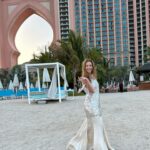Natalya Podolskaya Instagram - В Москве похолодало …. А хочется вот так ☺️. @atlantisthepalm