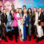 Natalya Podolskaya Instagram - На днях я посетила премьеру фильма Любовь Со Второго Взгляда в главной роли с моей подругой @reginatodorenko . Могу ответственно заявить , что моя Регина лучше всех 👏🏻👏🏻👏🏻😁😁😁. Ну а если честно- прекрасный , легкий фильм про любовь (со второго взгляда 😁) .