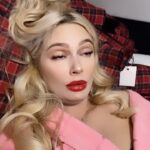 Natalya Rudova Instagram - Ситуация - новогодние праздники!😂✊ С наступающим!🎄