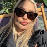 Natalya Rudova Instagram - Тонна мейкапа, фильтров и хорошего настроения в этот чудесный, субботний день на прогулке с племяшкой😂🤞🩷 ВДНХ / VDNKh