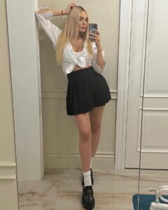 Natalya Rudova Instagram - I must confess I still believe (still believe) If I'm not with you I lose my mind Give me a sign Hit me baby one more time..