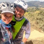 Natasha Klauss Instagram – Extrañaré estos días de #bici en la montaña con la mejor compañía @elvene10 ♥️
Momentos contigo recorridos para recorrer los nuevos 🙏❤️💪
Feliz #martes #misamores