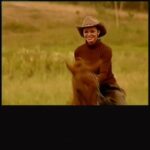 Natasha Klauss Instagram - Un #tbt muy especial de mi recordada y amada #pasiondegavilanes 1 acá un par de #bloopers para ustedes fieles a nuestra PASIÓN ❤️🐴🐎 @michel123brown ya en la segunda tenías mejor la letra 🤪y el carro no te lo cobraron ! Mi @capacho_gonzalezg hermosa 🤩 te extraño y que decir de nuestra #eva amada @gloriagomas Feliz día #misamores