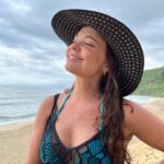 Natasha Klauss Instagram - Hoy estoy dispuesta a agradecer 💋 Respiro , camino , escucho , pienso , mi corazón late , mi cerebro funciona a la perfección, mis 5 sentidos también … entonces que sentido tiene la queja ? 👇🏻 Excelente inicio de #semana #misamores Mas fotos de mi viaje por mi amado mar y amada #barranquila ❤️