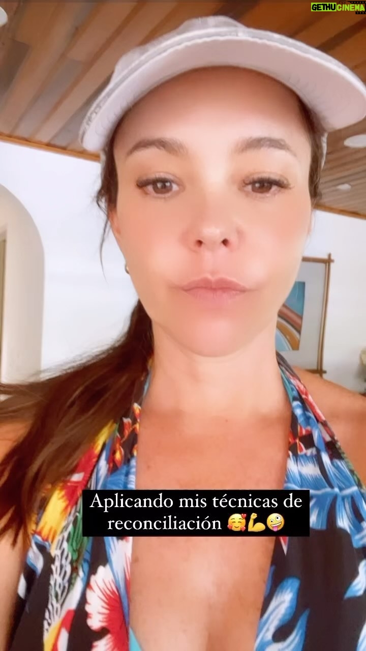 Natasha Klauss Instagram - Los días en pareja 😍 siempre tienen su desafío 💪 @elvene10 #humor y ajá ? Excelente inicio de semana #misamores Quien mas así ? 😜