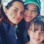 Natasha Klauss Instagram - Si alguna vez te haz sentido frustrada por no darle a tus hijos algo material , o tal vez porque en tu presente no haz podido construir futuro para dejarles a ellos … déjame decirte que yo también me he sentido así !!!!, pero sabes que ? , cuando veo que mis hijas no son mesquinas , tramposas , habladoras de los demás . Cuando veo que aunque se equivoquen , saben pedir perdón ! Cuando veo que reconocen sus errores, a pesar de tener miles de equivocaciones son capaces de transformarse…. Cuando veo todo esto y más , Ahi digo … no joda esta es la mejor herencia que les puedo dejar ❤️💪 Los valores y principios no se negocian , así que enfócate en darle ejemplo a tus hijos para que sean seres humanos que construyan y no que destruyan ❤️ Las amo #hijas #isabel y #paloma ❤️