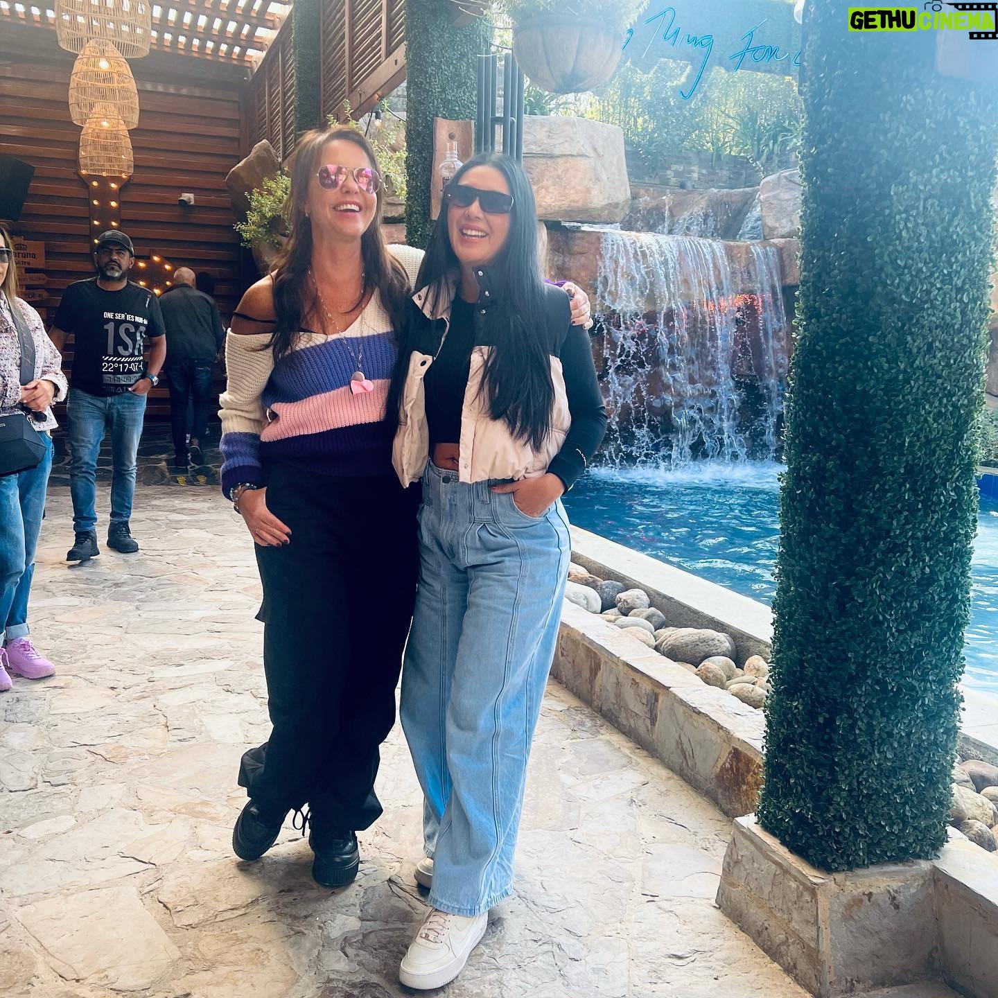 Natasha Klauss Instagram - @imagetania nuestros encuentros son de alma a alma y deseo que hayan mas momentos así cuando ya en otras tierras , cumplamos más sueños 🥰❤️🙏 lo decreto ! 😝 Tenía que traer a mi amiga al mejor sitio que hay en la sabana de Bogota y Sopó @islamoradasopo