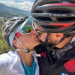 Natasha Klauss Instagram - La pasión por este deporte la 🚵‍♀️ nos lleva a compartir momentos únicos en pareja ! El mejor compañero para subir la montaña @elvene10 💪love you ❤️ Feliz inicio de #semana #misamores