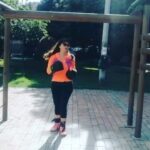 Natasha Klauss Instagram - Un #tbt de gozadera y de baile , de mi tierra, de colombia , de lo que somos como colombianos … Aunque mi sangre no sea de este bello país , uno es de donde vive , donde nace, crece y se hace ❤️ te amo mi colombia ❤️ Los que amamos este país somos mas ! El miedo paraliza , el miedo nos hace creer en esos cuentos que nos meten aquellos que nos “gobiernan “ 😎👀 y ajá …. Excelente #jueves #misamores seamos #embajadoresdefe y no de #miedo