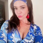 Natasha Klauss Instagram - Este #tbt es muy especial pues fue parte de muuuchos video-casting que hice en la época aquella de la pandemia que tanto nos paralizó de miedo pero que también nos invadió de fortaleza y nos reinvéntanos en muchos aspectos de nuestra vida 🥰❤️ Feliz día #misamores compartiendo con ustedes una pequeña muestra de mi pasión 🥰🎥#detrasdecamaras