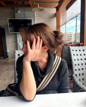 Natasha Klauss Instagram - Un día , unas fotos , un momento 🥰
Empiezo la semana con infinita gratitud 🙏🙏 
Se tú ! Pero no tan tú que pares de crecer y mejorar para ti y los demás ❤️🌟
Los amo #misamores 🎶