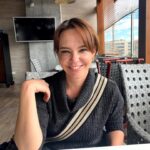 Natasha Klauss Instagram - Un día , unas fotos , un momento 🥰 Empiezo la semana con infinita gratitud 🙏🙏 Se tú ! Pero no tan tú que pares de crecer y mejorar para ti y los demás ❤️🌟 Los amo #misamores 🎶