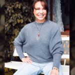Natasha Klauss Instagram - #Valiente #Alegre #empatica #empoderada Cuáles son tus cualidades ? Virtudes ? Con que adjetivo hoy te quisieras consentir? 🥰🙏 Las leo #misamores Excelente semana les deseo a todas mis bellas y grandiosas mujeres ♥️ #makeup @lanegramiaw @fabianmedina.co